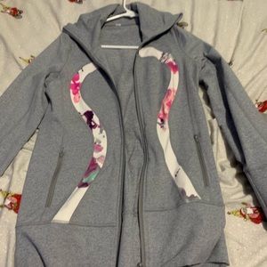 Women’s Lululemon size 8 jacket